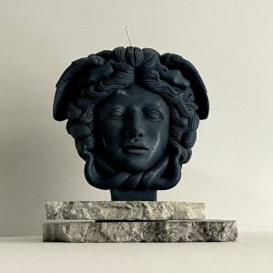 Medusa Candle Black