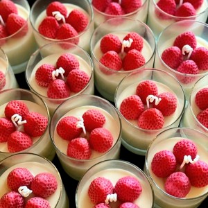 Torta Di Fragole Con Candela